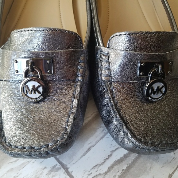 •Michael Kors• metallic silver Hamilton loafers - Picture 4 of 7